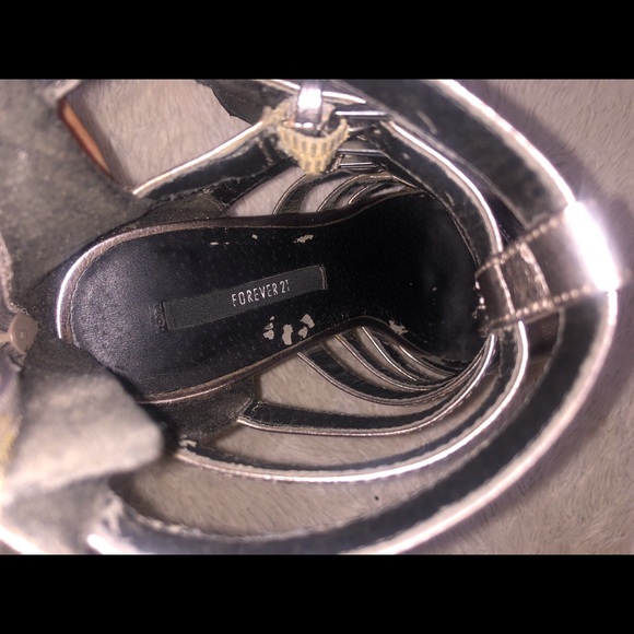 Forever 21 Heel-less shoes - Picture 3 of 12